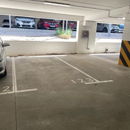 New Modern Apt Near Old Town - Private Parking زادار المظهر الخارجي الصورة