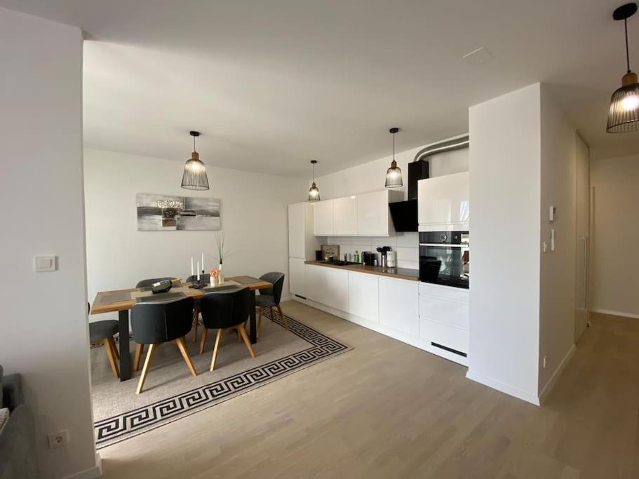 New Modern Apt Near Old Town - Private Parking زادار المظهر الخارجي الصورة