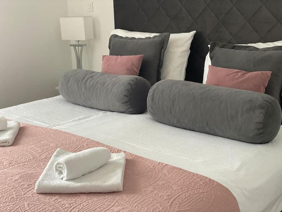 New Modern Apt Near Old Town - Private Parking زادار المظهر الخارجي الصورة