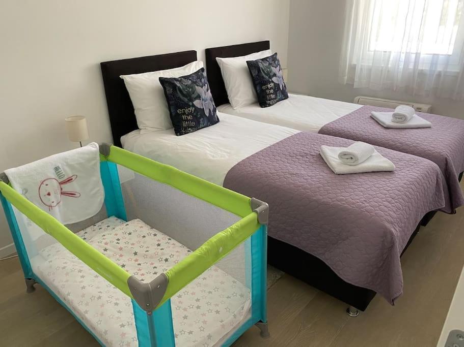 New Modern Apt Near Old Town - Private Parking زادار المظهر الخارجي الصورة