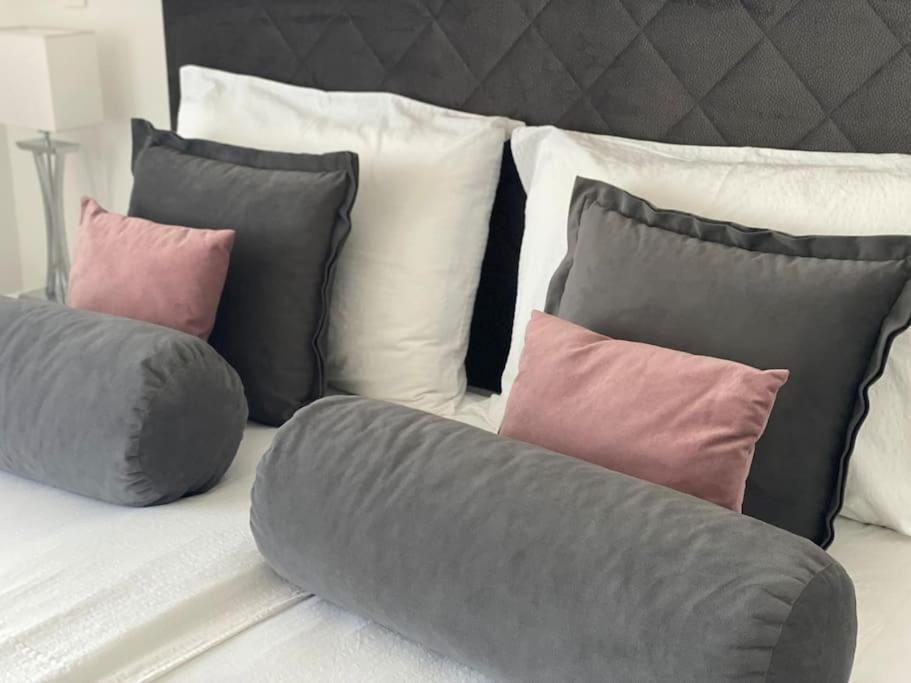 New Modern Apt Near Old Town - Private Parking زادار المظهر الخارجي الصورة