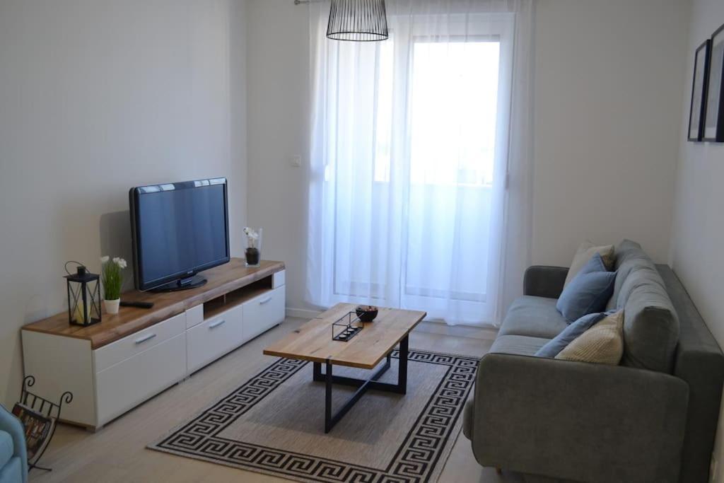 New Modern Apt Near Old Town - Private Parking زادار المظهر الخارجي الصورة