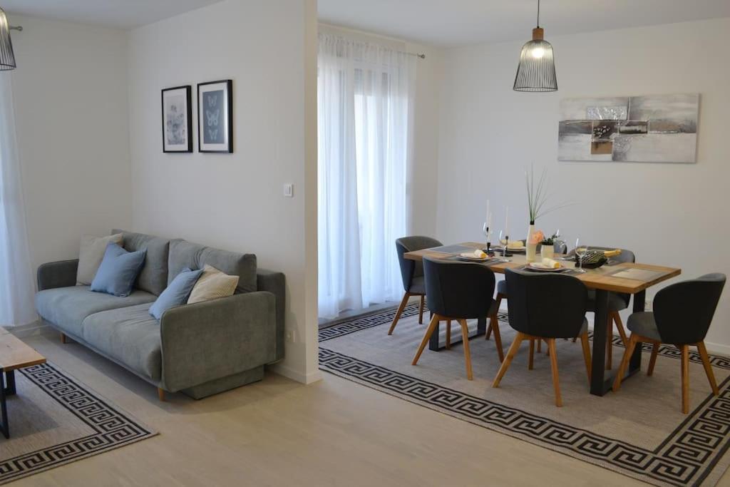 New Modern Apt Near Old Town - Private Parking زادار المظهر الخارجي الصورة